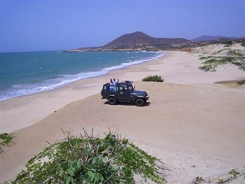 Walter's Swingin' Jeep Safari Tour - Playa La Carmela